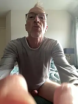 les-machinesxh online show from 04/21/26, 07:37