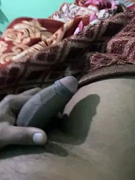 bebaboyes01 online show from 10/25/25, 05:46