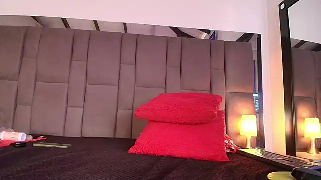 SELENA BIGBOOBS online show from 05/12/26, 02:12