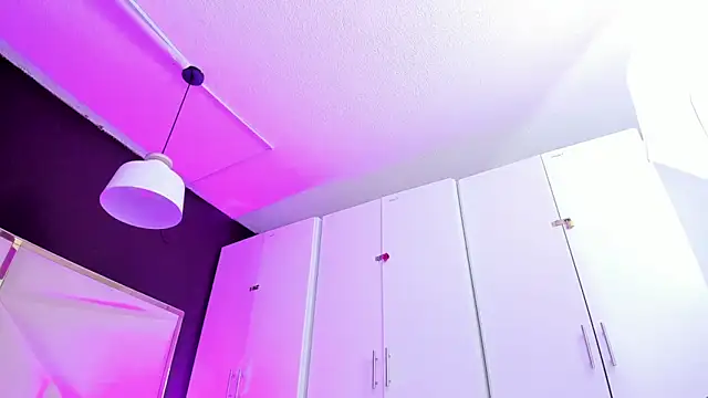 April bowie online show from 02/13/26, 11:54