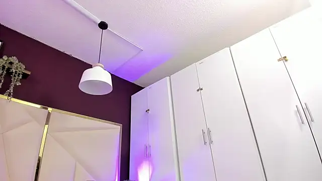 April bowie online show from 11/05/25, 11:13