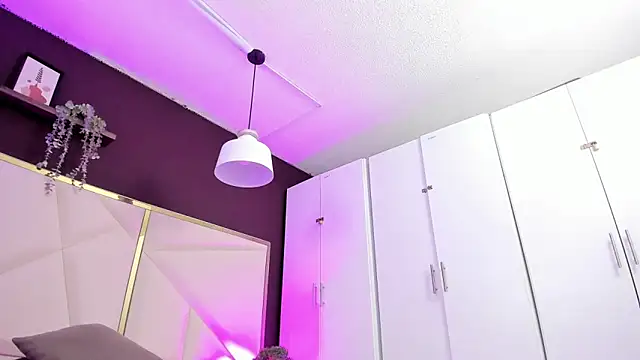 April bowie online show from 12/05/25, 11:31