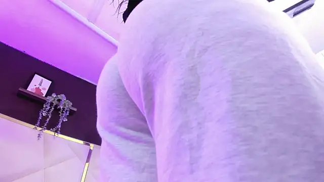 April bowie online show from 10/23/25, 11:20