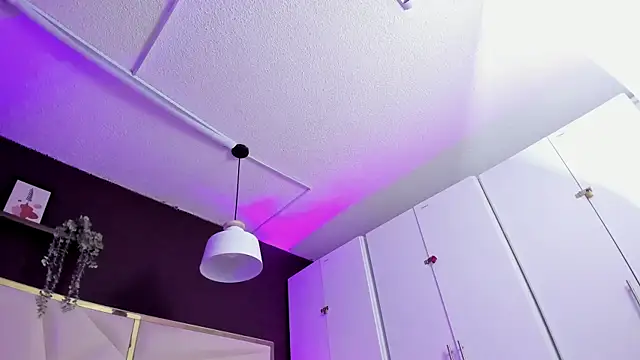 April bowie online show from 02/20/26, 11:34