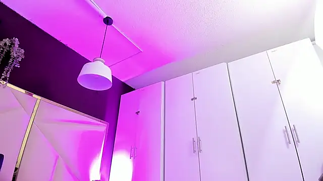 April bowie online show from 02/06/26, 11:17