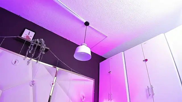 April bowie online show from 01/07/26, 11:37