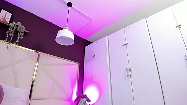 April bowie online show from 11/12/25, 11:25