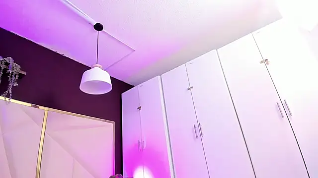 April bowie online show from 12/02/25, 11:12