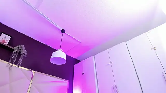 April bowie online show from 03/26/26, 11:41