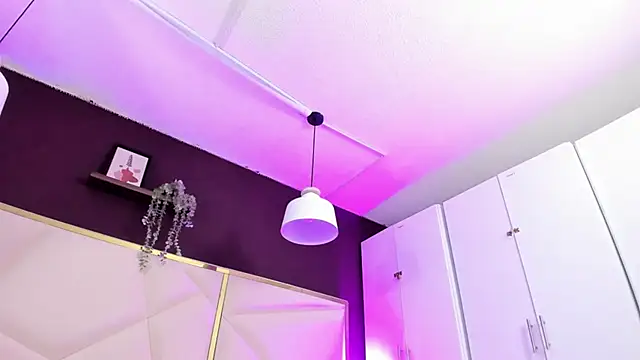 April bowie online show from 03/06/26, 11:27