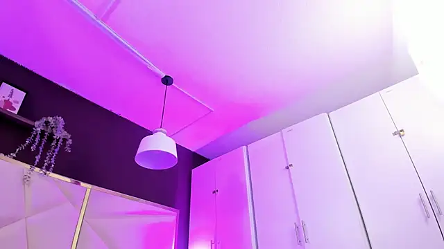 April bowie online show from 04/15/26, 11:27