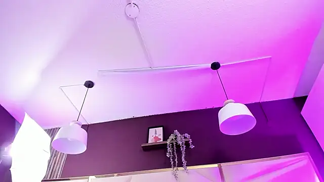 April bowie online show from 03/19/26, 11:54