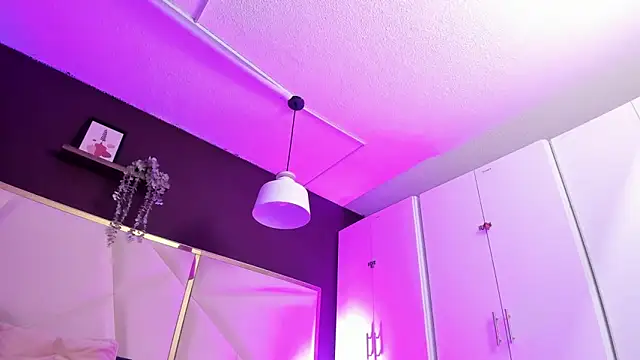 April bowie online show from 02/05/26, 11:50