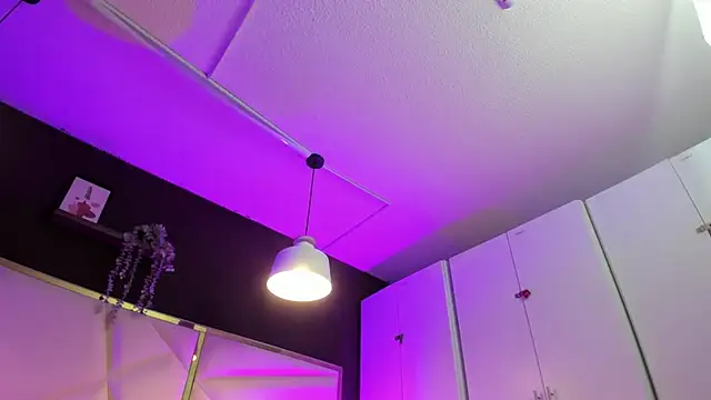 April bowie online show from 03/24/26, 11:54