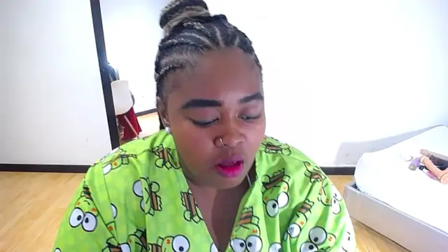 Snapshot of exotic_karmella chatting on 09/18/25, 08:45 exotic karmella online show from 09/18/25, 08:45