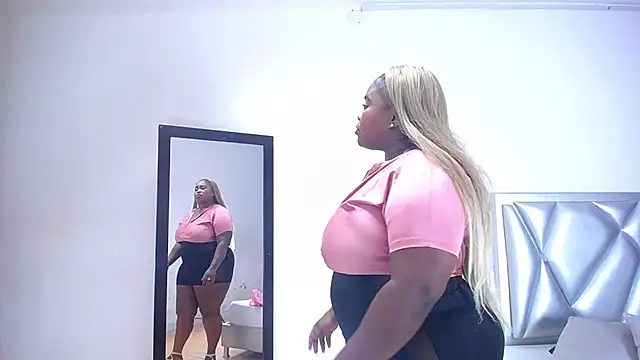 exotic karmella online show from 11/29/25, 09:15