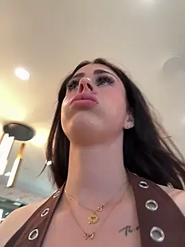 aus queen online show from 02/24/26, 10:54