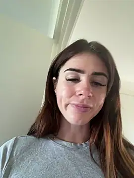 aus queen online show from 12/16/25, 10:47