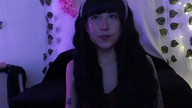 Snapshot of Hellen_dumont chatting on 09/30/25, 02:39 Hellen dumont online show from 09/30/25, 02:39
