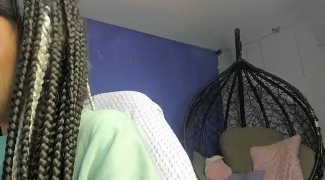 Snapshot of Hellen_dumont chatting on 03/15/25, 02:14 Hellen dumont online show from 03/15/25, 02:14