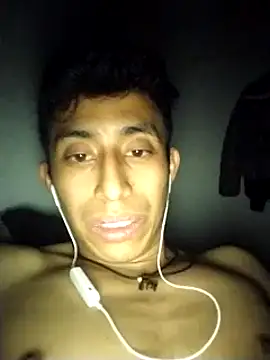 Snapshot of Flaquito_pitudo chatting on 03/16/25, 10:11 Flaquito pitudo online show from 03/16/25, 10:11