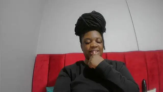 Snapshot of assqueenxx chatting on 10/20/25, 06:08 assqueenxx online show from 10/20/25, 06:08