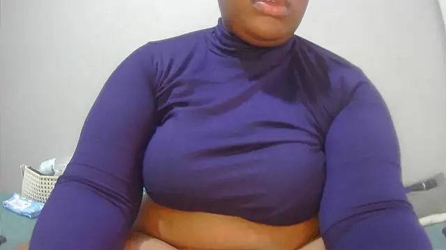 Snapshot of assqueenxx chatting on 12/18/25, 06:29 assqueenxx online show from 12/18/25, 06:29