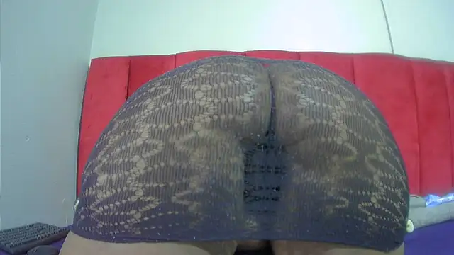 Snapshot of assqueenxx chatting on 10/16/25, 09:06 assqueenxx online show from 10/16/25, 09:06