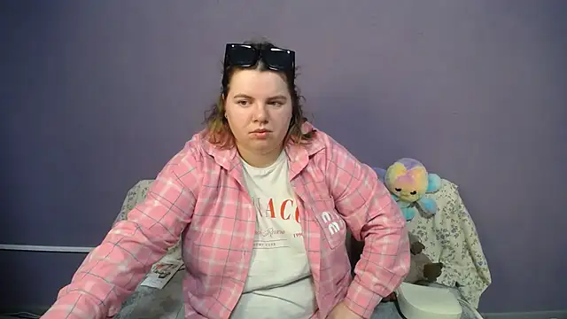so shy online show from 05/26/26, 07:06