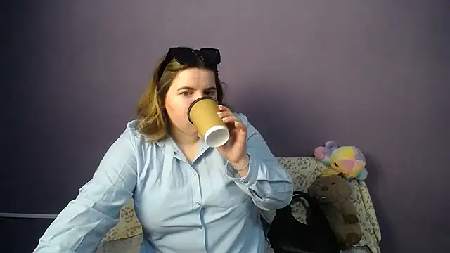 so shy online show from 05/31/26, 06:19