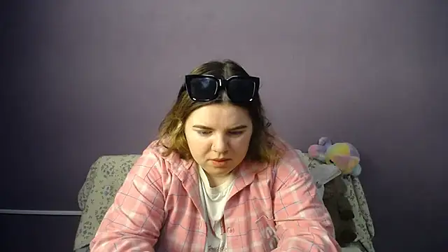 so shy online show from 06/01/26, 06:13