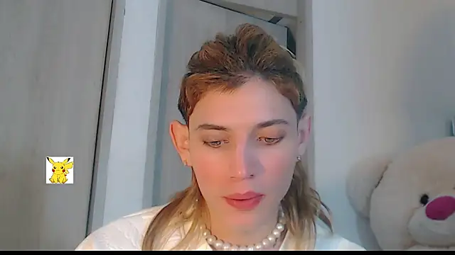 Snapshot of honey_skin chatting on 02/23/25, 10:09 honey skin online show from 02/23/25, 10:09