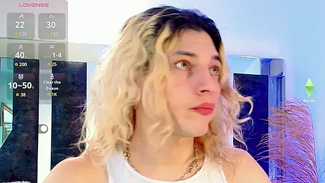 Snapshot of honey_skin chatting on 11/02/25, 03:28 honey skin online show from 11/02/25, 03:28