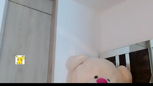 Snapshot of honey_skin chatting on 03/09/25, 04:00 honey skin online show from 03/09/25, 04:00