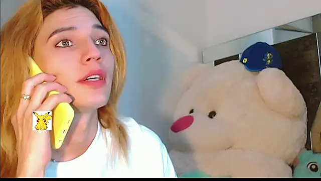 Snapshot of honey_skin chatting on 02/27/25, 07:08 honey skin online show from 02/27/25, 07:08