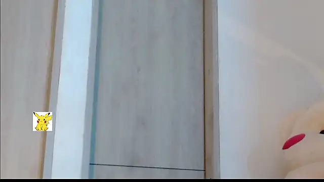 Snapshot of honey_skin chatting on 02/26/25, 11:43 honey skin online show from 02/26/25, 11:43