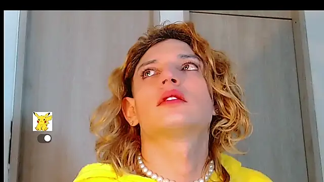 Snapshot of honey_skin chatting on 03/07/25, 10:56 honey skin online show from 03/07/25, 10:56