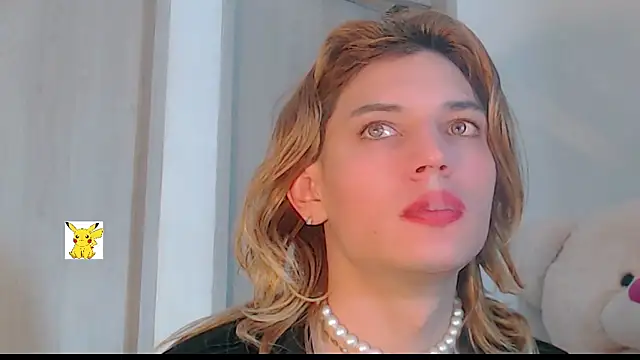 Snapshot of honey_skin chatting on 02/24/25, 04:16 honey skin online show from 02/24/25, 04:16