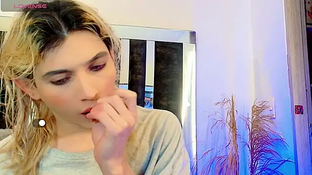 honey skin online show from 11/09/25, 01:09