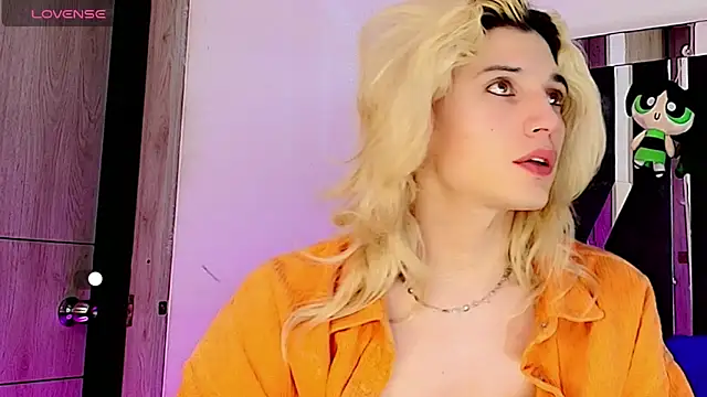 Snapshot of honey_skin chatting on 09/13/25, 10:48 honey skin online show from 09/13/25, 10:48