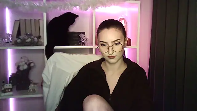 Snapshot of X_Alisa chatting on 12/18/25, 07:40 X Alisa online show from 12/18/25, 07:40