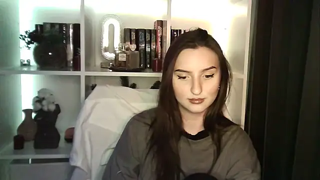 X Alisa online show from 04/13/26, 06:45