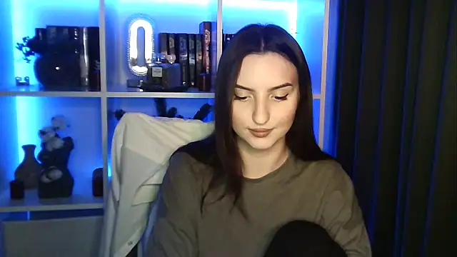 X Alisa online show from 04/11/26, 06:22