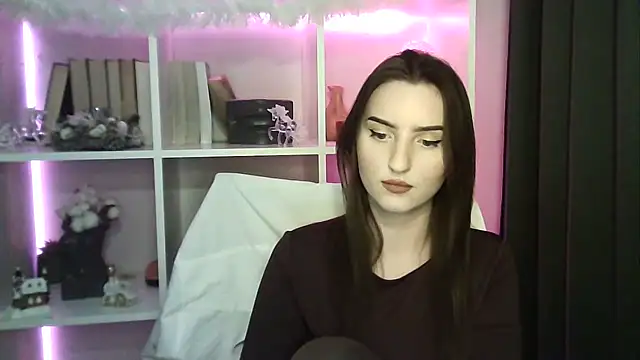 Snapshot of X_Alisa chatting on 12/17/25, 07:19 X Alisa online show from 12/17/25, 07:19