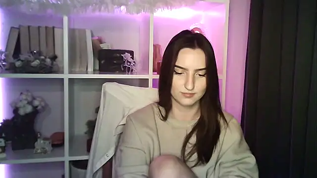 X Alisa online show from 12/19/25, 08:00