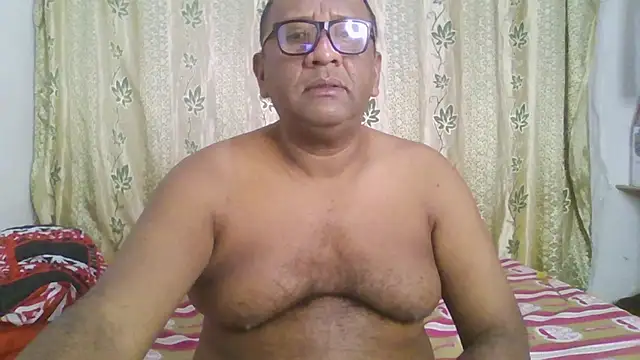 Snapshot of Beargryzzly chatting on 12/07/24, 02:36 Beargryzzly online show from 12/07/24, 02:36