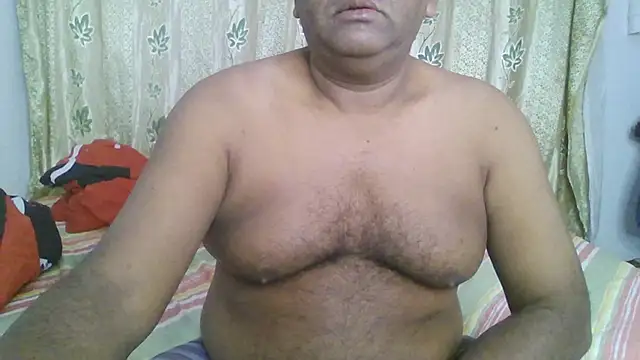 Snapshot of Beargryzzly chatting on 12/22/24, 03:22 Beargryzzly online show from 12/22/24, 03:22