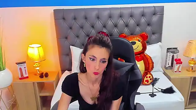 candy summer28 online show from 02/20/25, 10:37