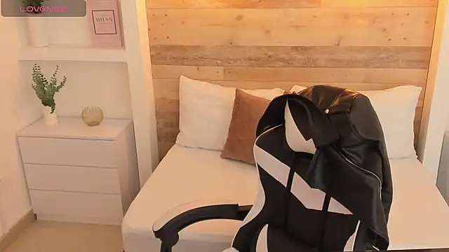 candy summer28 online show from 12/02/25, 07:15