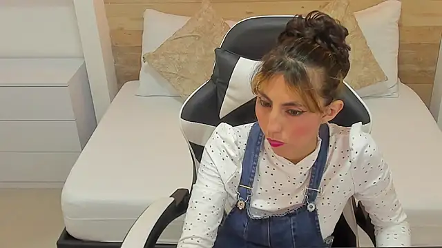 candy summer28 online show from 10/28/25, 07:13